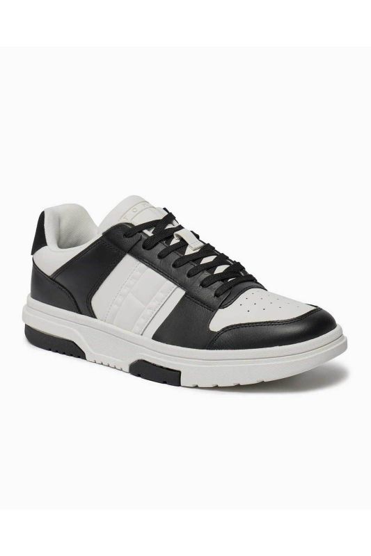 Brooklyn Leather Low Top Sneakers